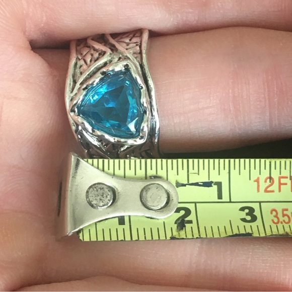 Bohemian Vintage Style Clear Blue Gemstone Fashion Ring - Picture 6 of 6